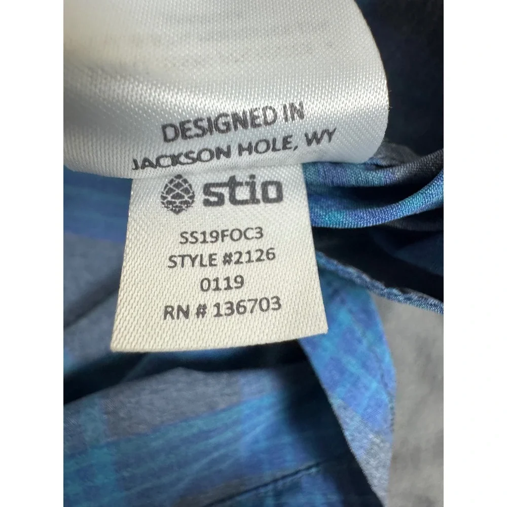 Stio Hagen Trail Shirt Mens‎ Medium Blue Plaid S/S Snap Button UPF 50 Vented